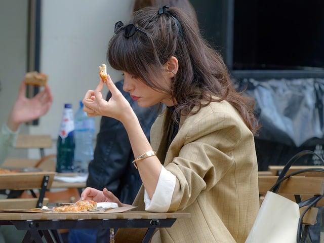女生氣色不好吃什麼？