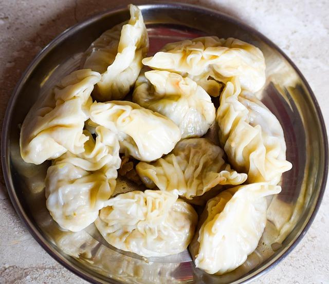 Momo的老闆是誰？